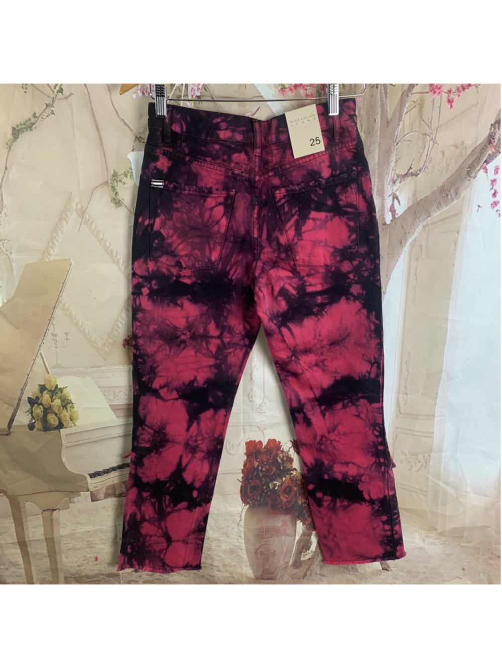 NEW Alice Olivia GENEVIEVE TIE DYE DISTRESSED BAGGY JEANS Size 25 - Picture 5 of 11